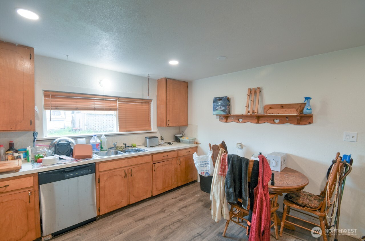 242 Main Street , Onalaska, WA 98570
