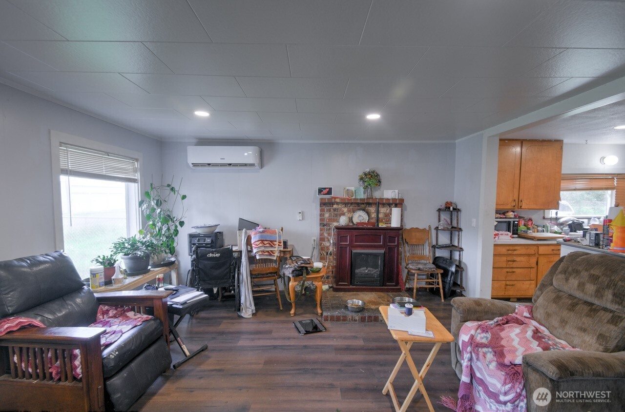 242 Main Street , Onalaska, WA 98570