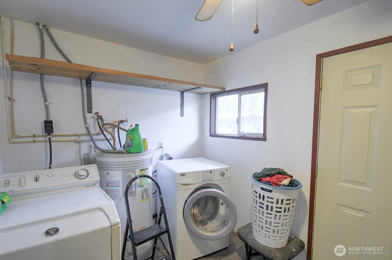 242 Main Street , Onalaska, WA 98570