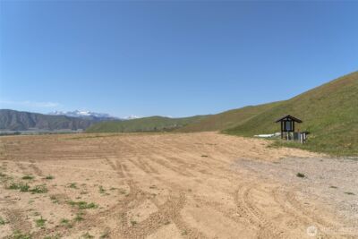 519 Diede Hills Lane , Wenatchee, WA 98801 - Photo 2