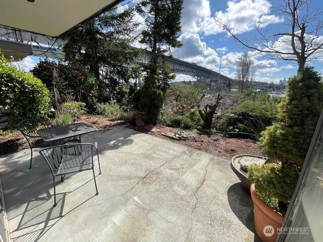 401 NE 40th Street , Seattle, WA 98105