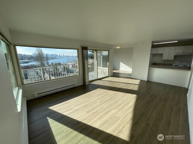 401 NE 40th Street , Seattle, WA 98105