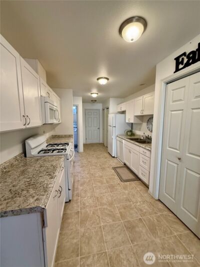 609 Grant Lane SW, Tumwater, WA 98512 - Photo 10