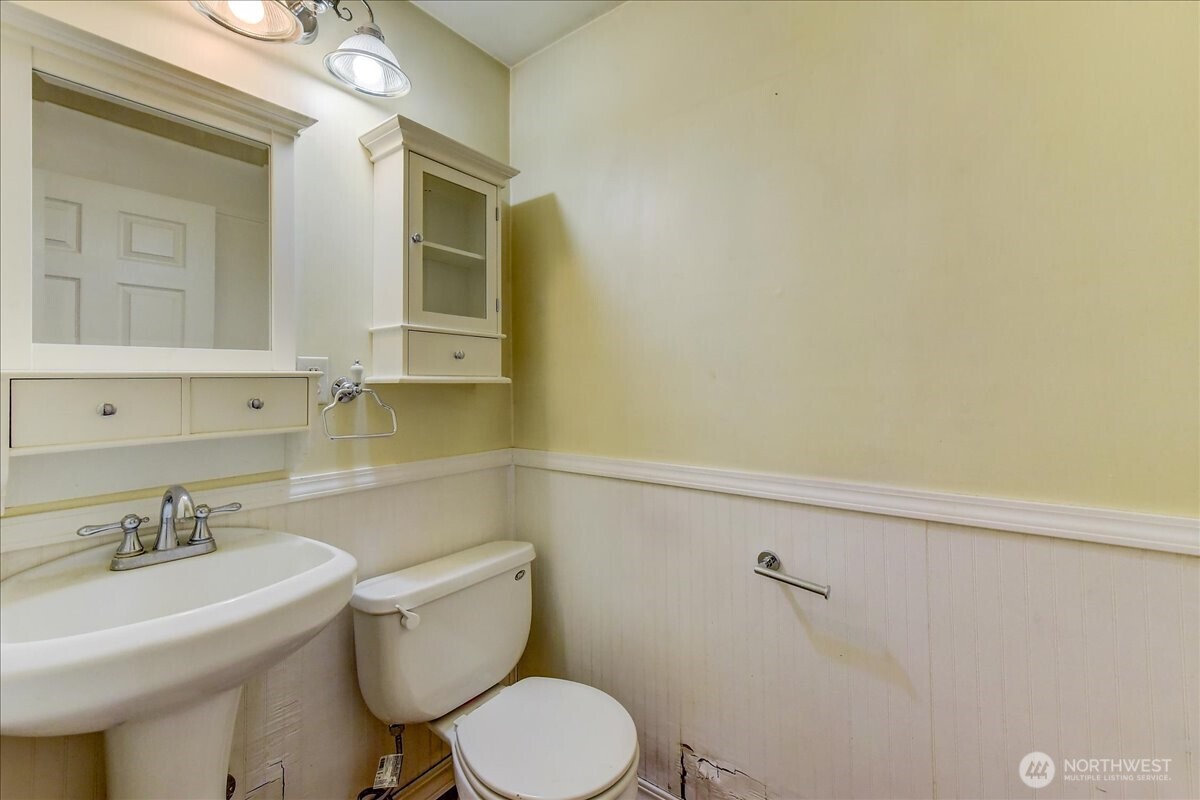 1214 Hemlock Street , Milton, WA 98354