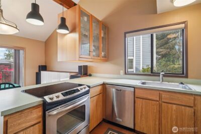 18805 SE 42nd Street , Issaquah, WA 98027 - Photo 11