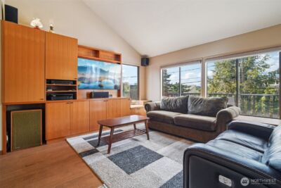 18805 SE 42nd Street , Issaquah, WA 98027 - Photo 5