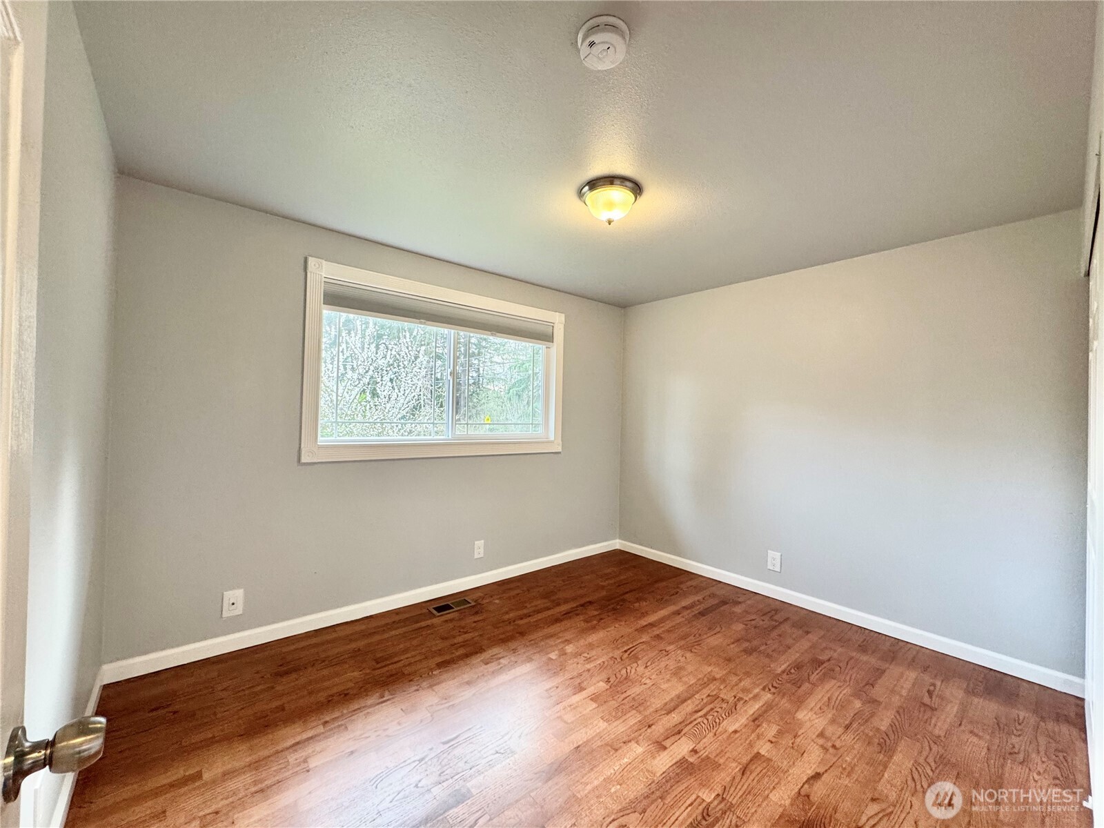 430 128 Avenue SE, Bellevue, WA 98005-3606