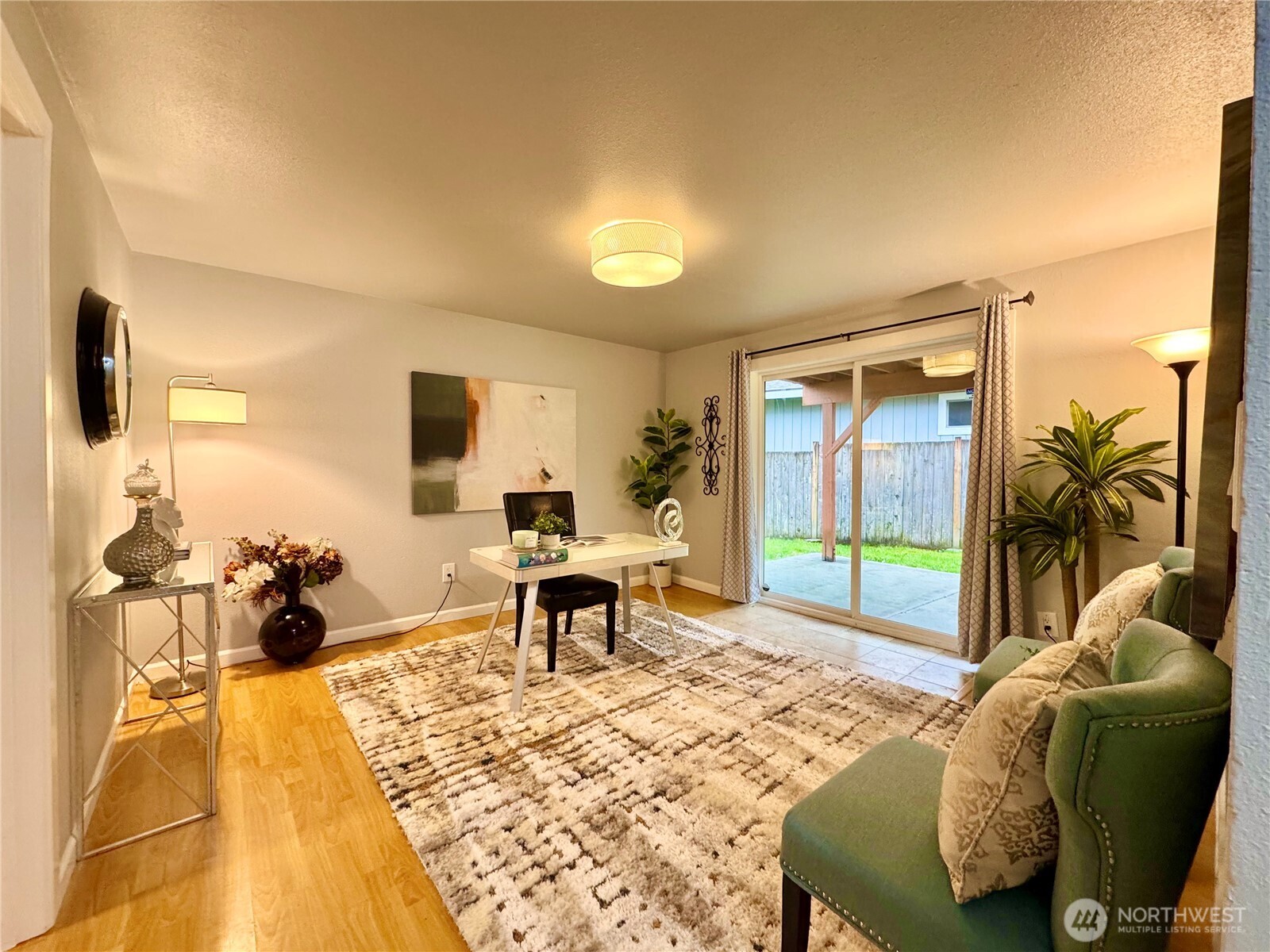 430 128 Avenue SE, Bellevue, WA 98005-3606