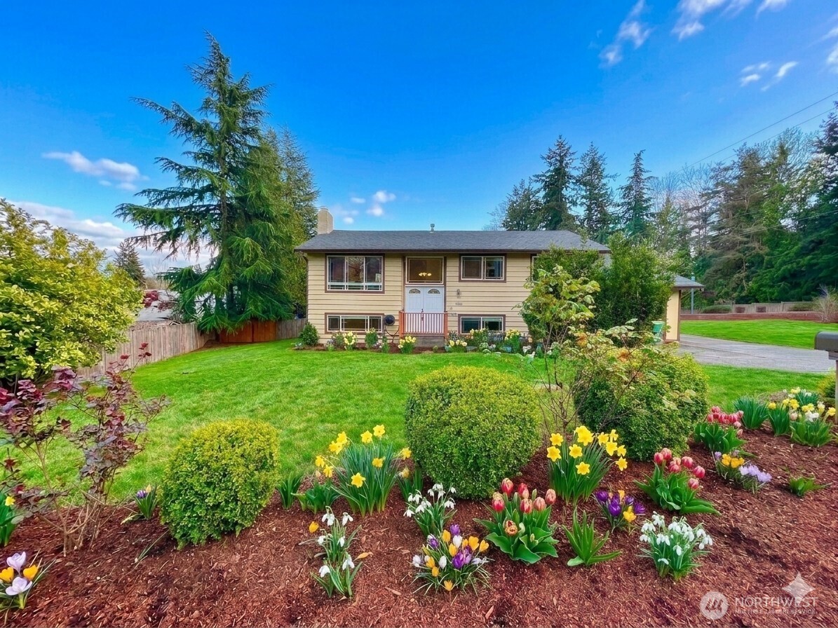 430 128 Avenue SE, Bellevue, WA 98005-3606