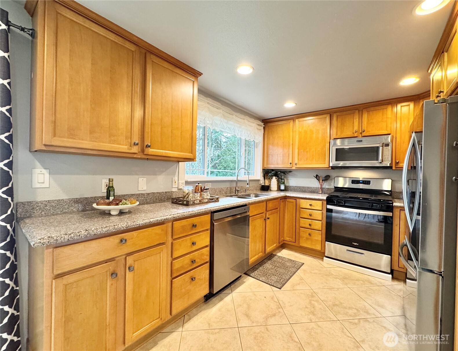 430 128 Avenue SE, Bellevue, WA 98005-3606