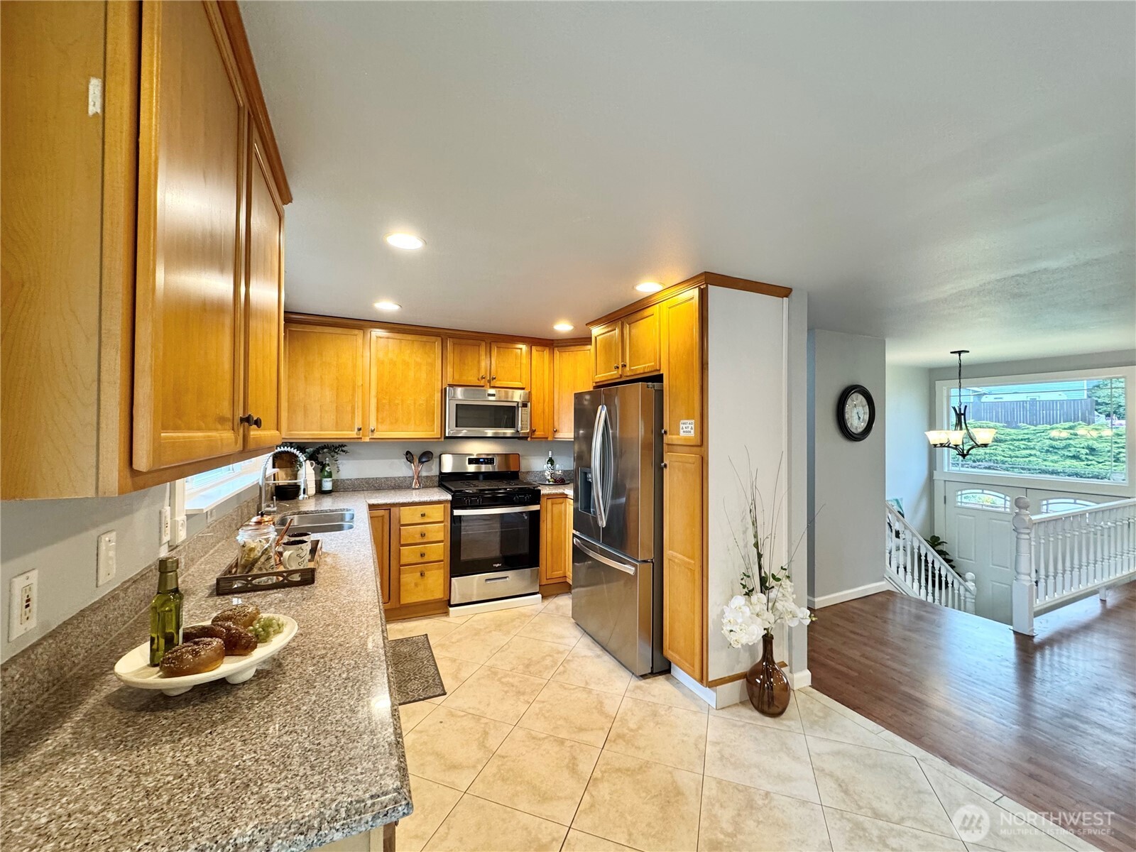 430 128 Avenue SE, Bellevue, WA 98005-3606