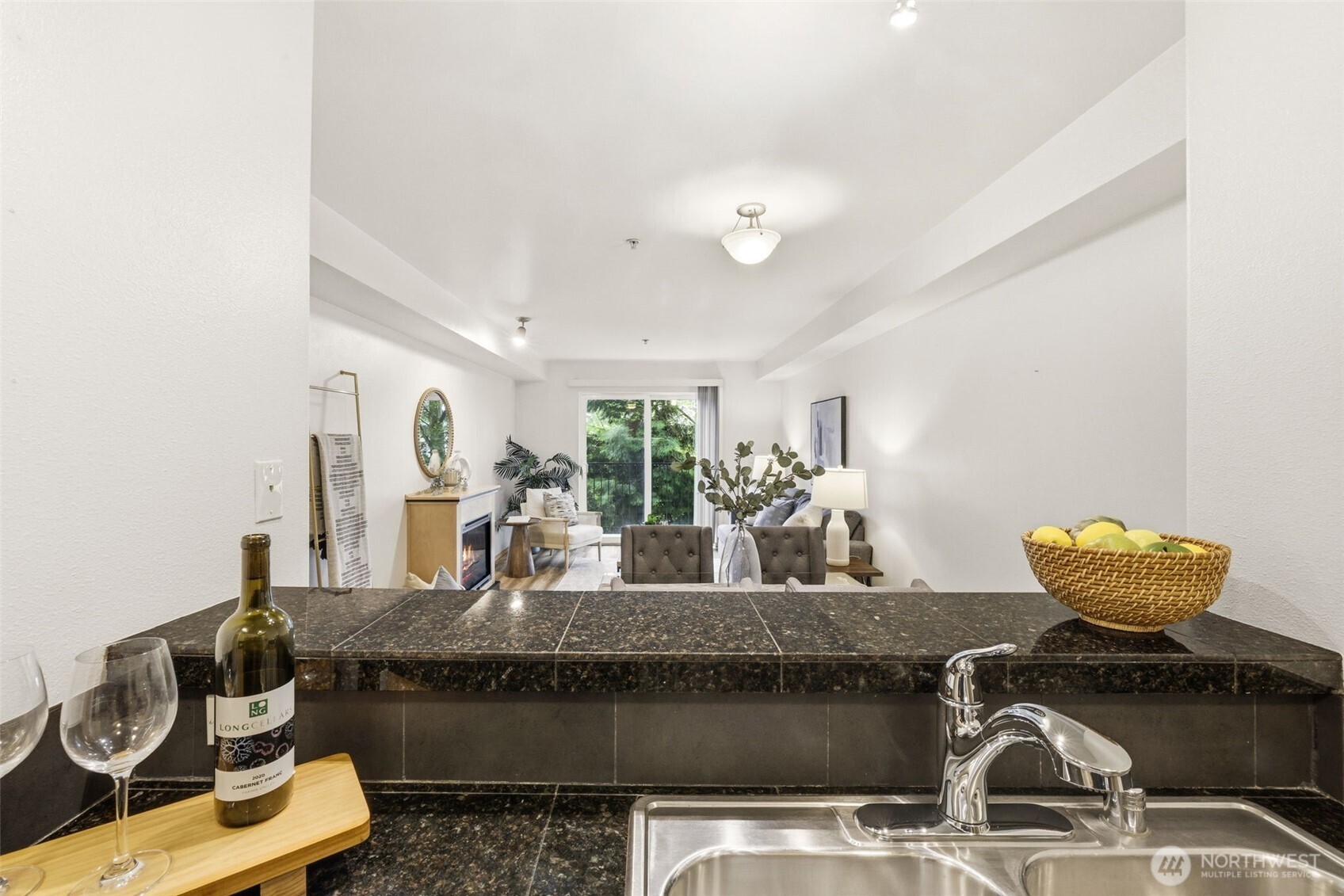 9057 Greenwood Avenue N #102, Seattle, WA 98103