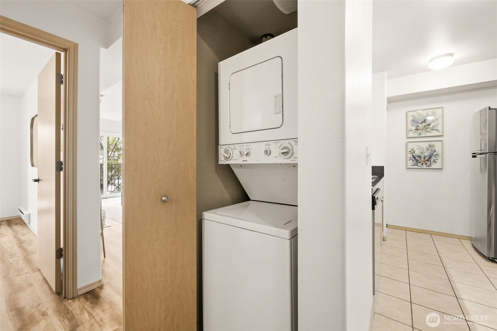 9057 Greenwood Avenue N #102, Seattle, WA 98103
