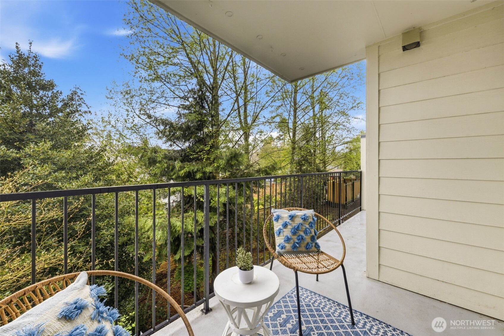 9057 Greenwood Avenue N #102, Seattle, WA 98103