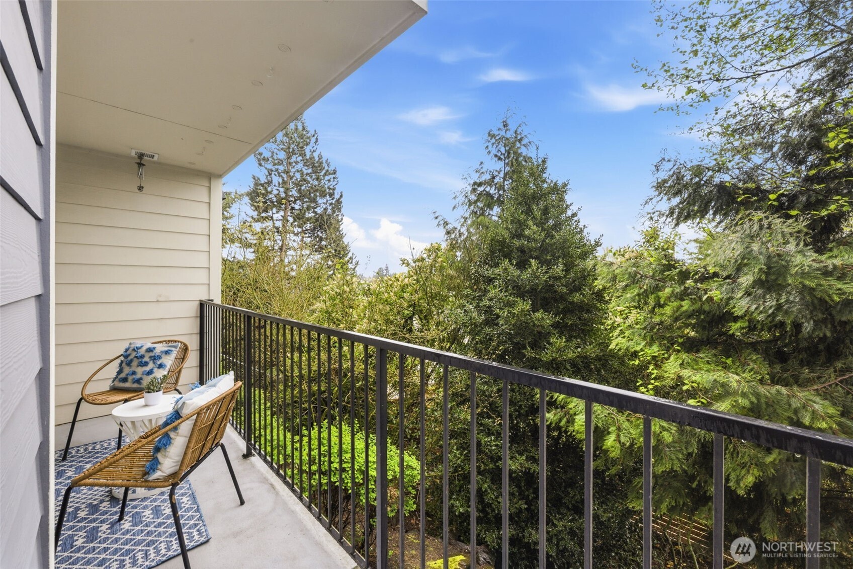 9057 Greenwood Avenue N #102, Seattle, WA 98103