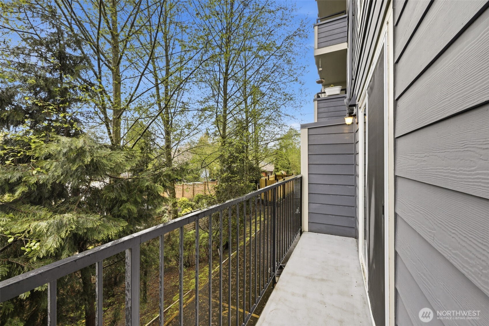 9057 Greenwood Avenue N #102, Seattle, WA 98103