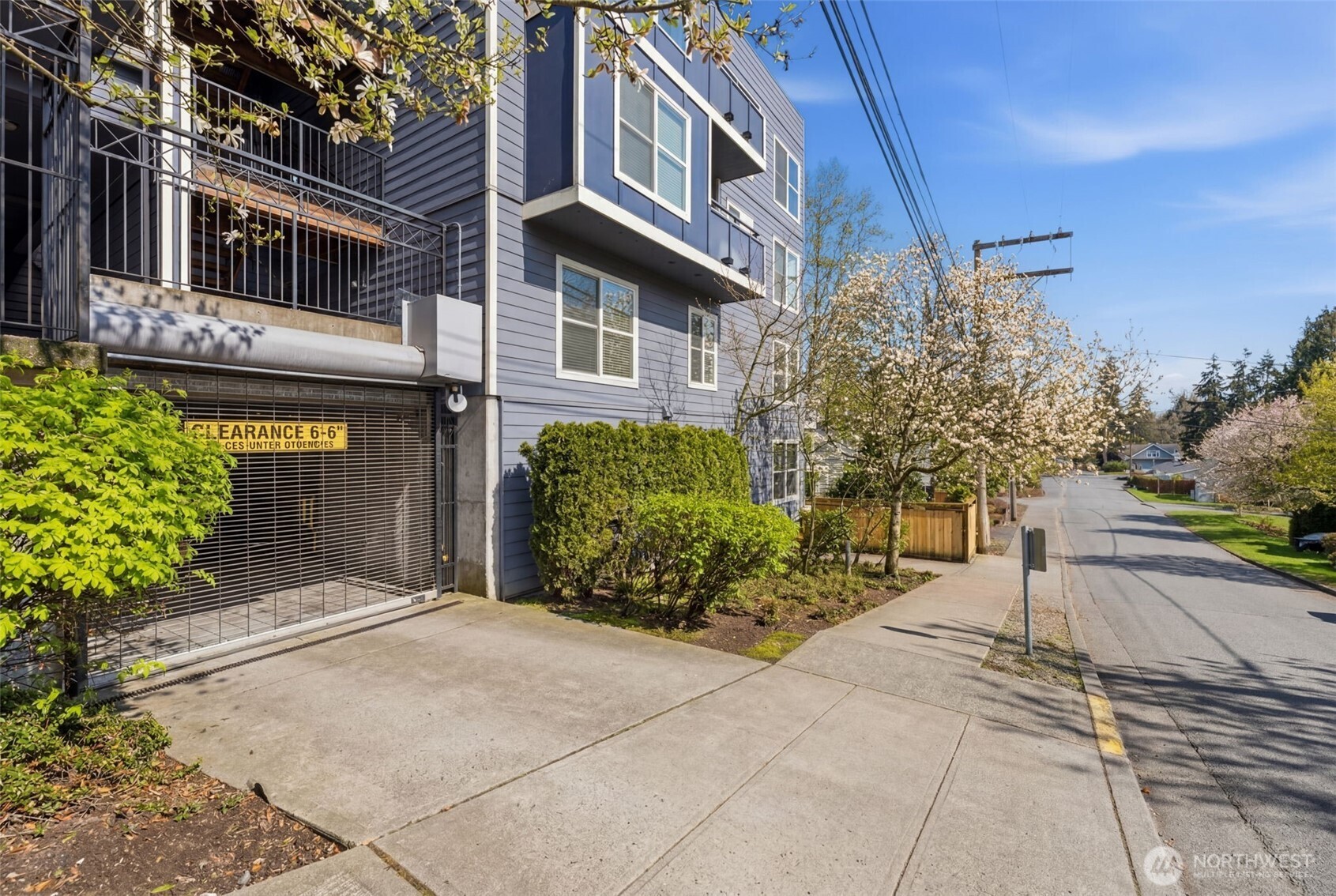 9057 Greenwood Avenue N #102, Seattle, WA 98103