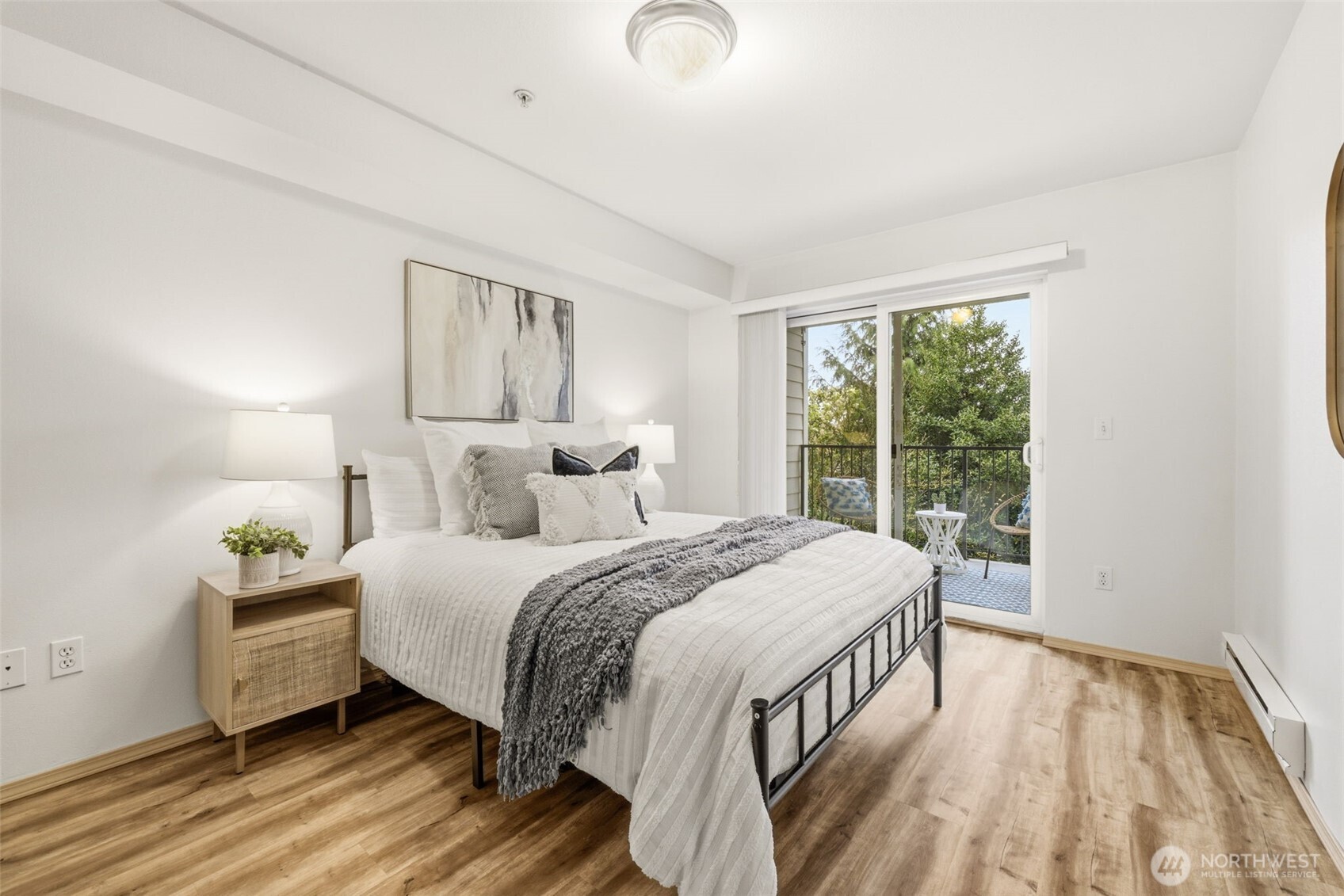 9057 Greenwood Avenue N #102, Seattle, WA 98103
