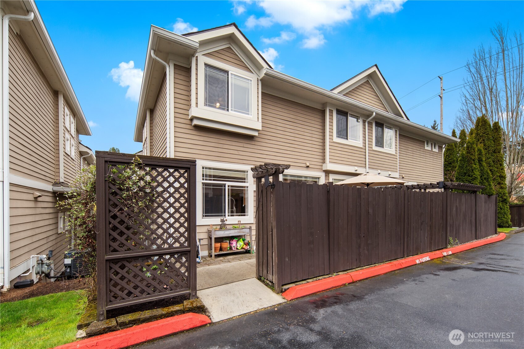 8630 113th Lane NE, Kirkland, WA 98033