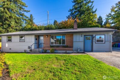 4602 SW Cloverdale Street , Seattle, WA 98136