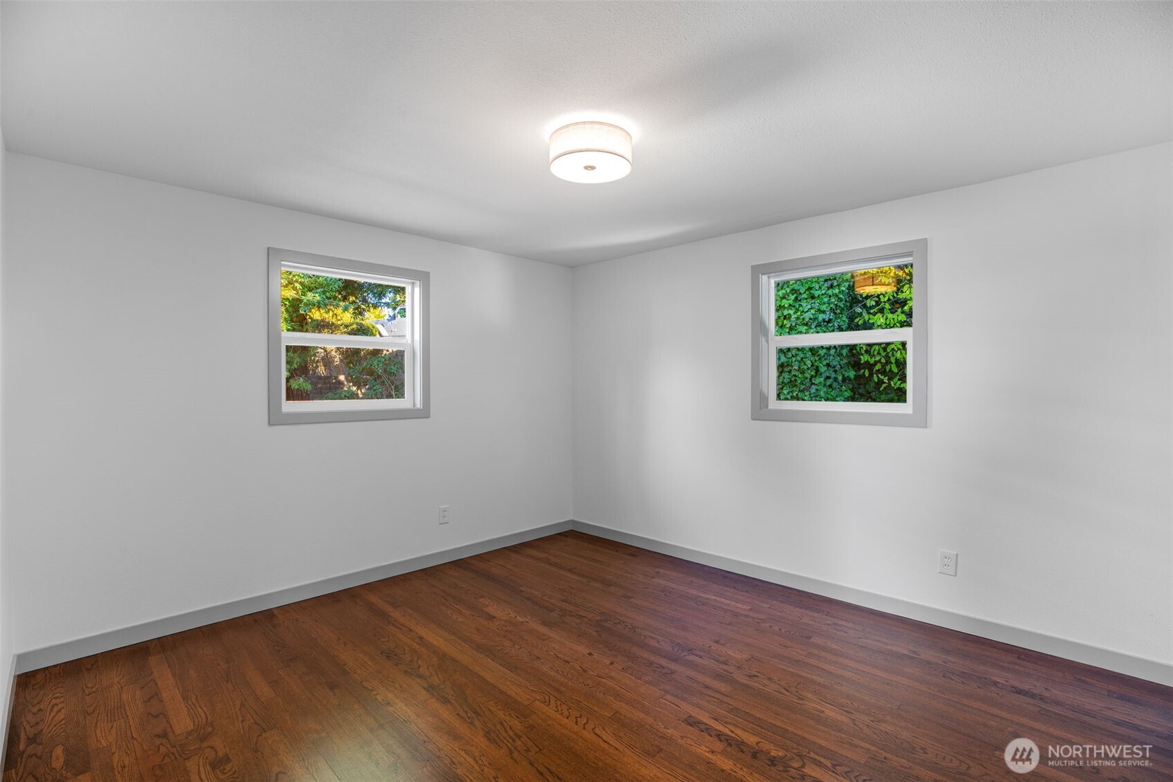 4602 SW Cloverdale Street , Seattle, WA 98136