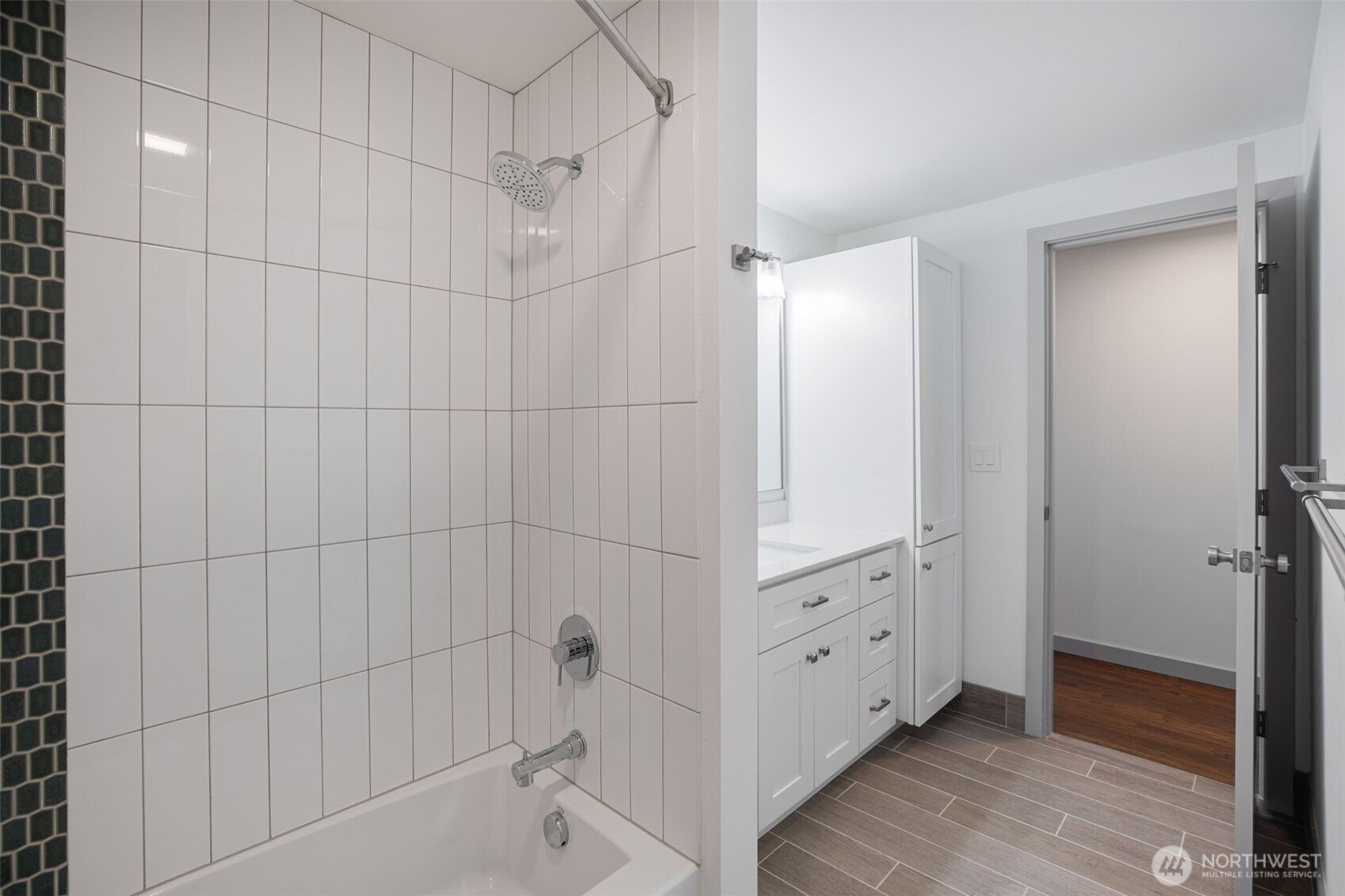 4602 SW Cloverdale Street , Seattle, WA 98136