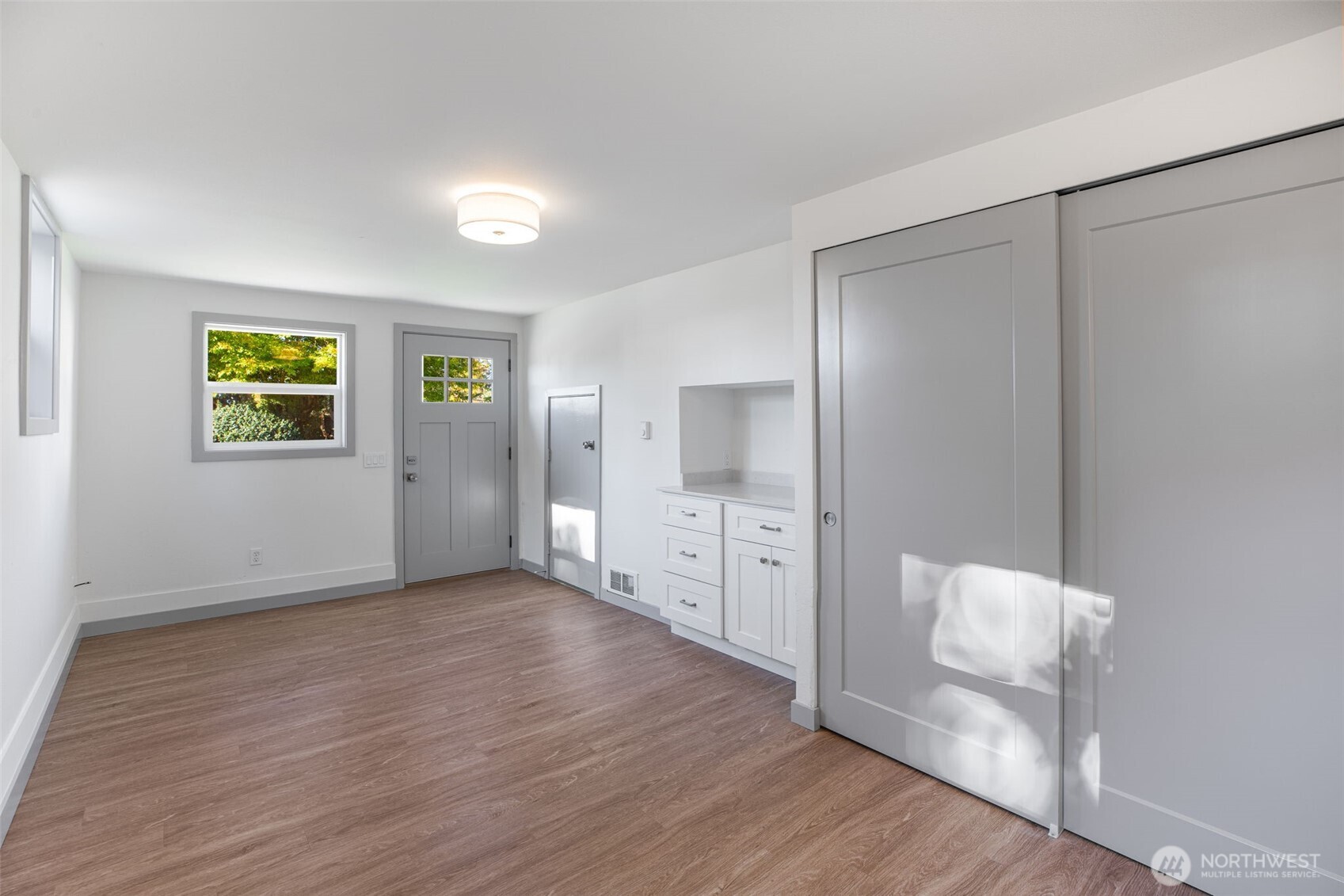 4602 SW Cloverdale Street , Seattle, WA 98136