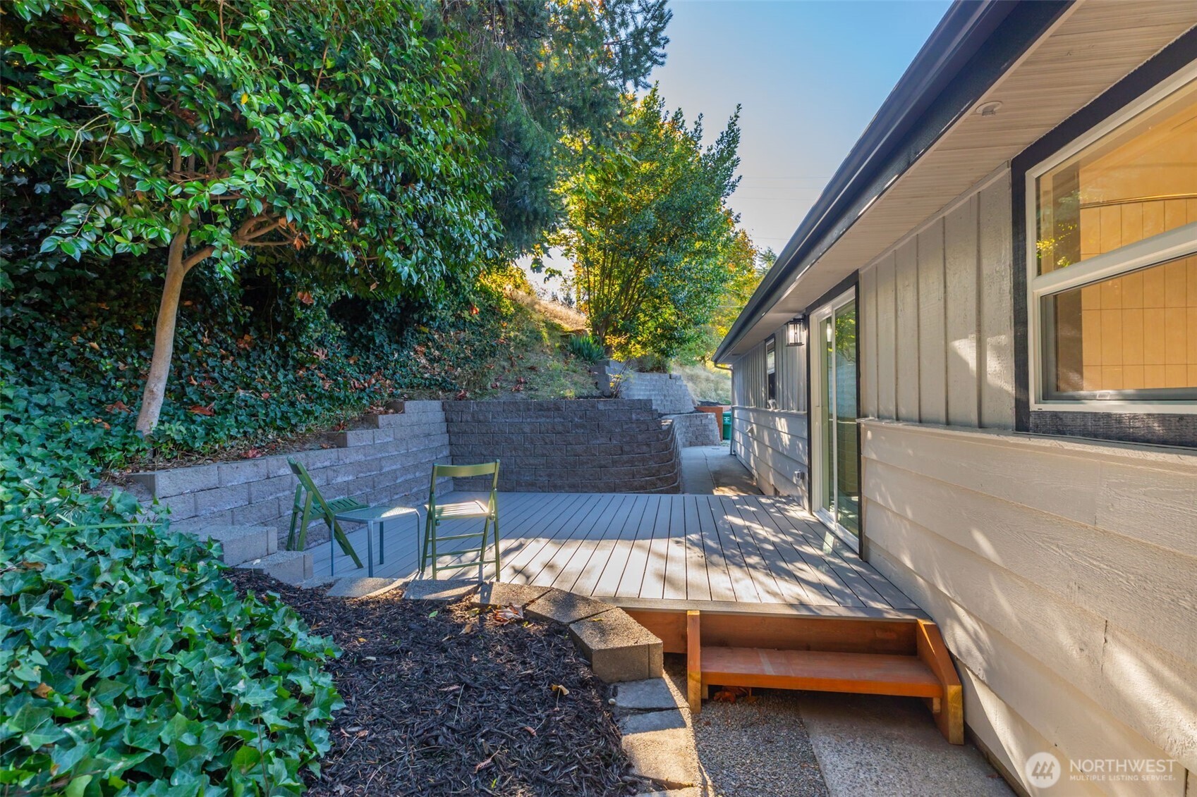 4602 SW Cloverdale Street , Seattle, WA 98136