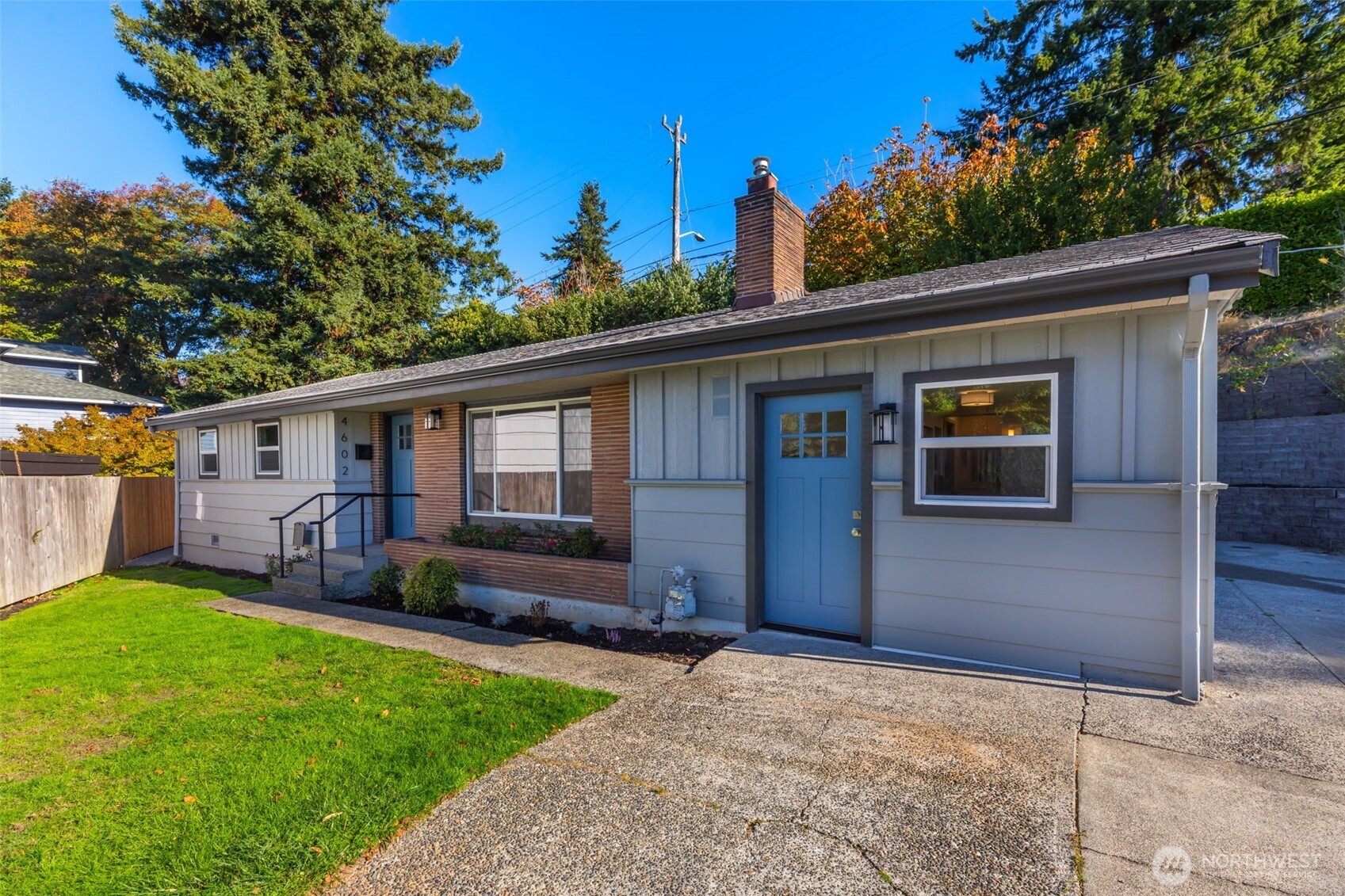 4602 SW Cloverdale Street , Seattle, WA 98136