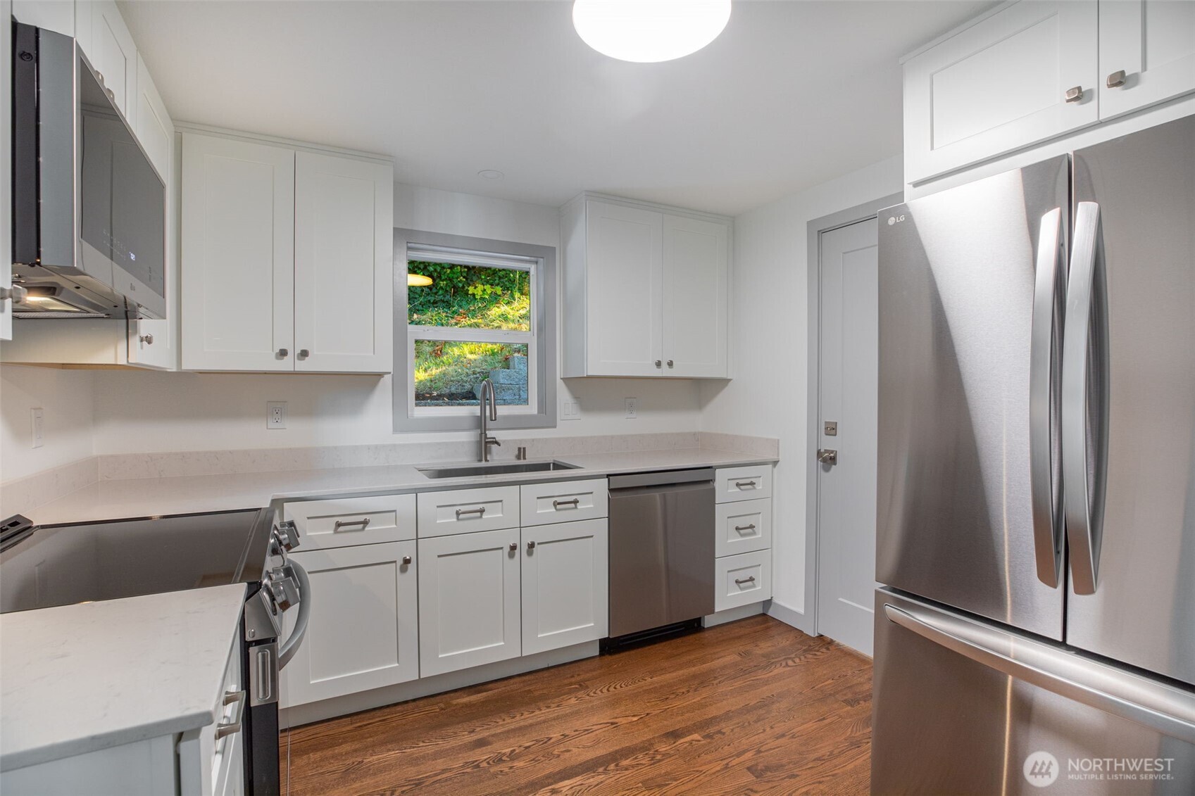 4602 SW Cloverdale Street , Seattle, WA 98136