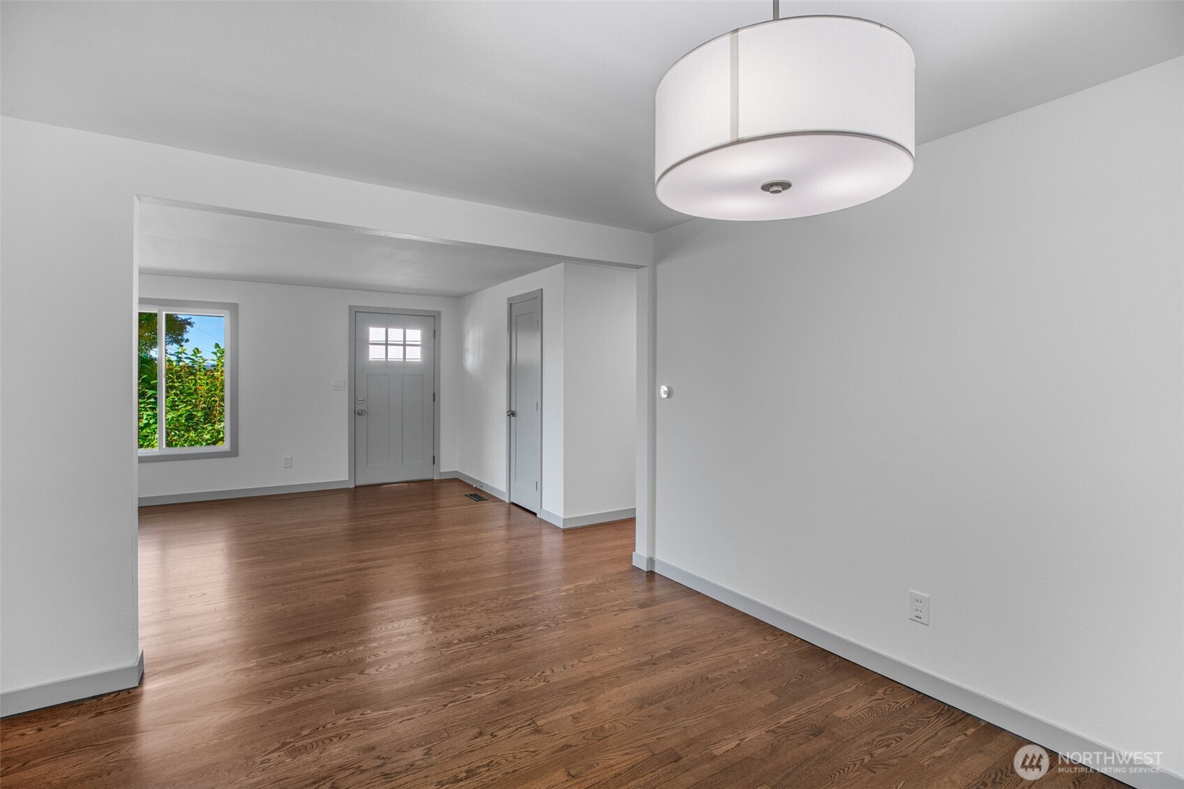 4602 SW Cloverdale Street , Seattle, WA 98136