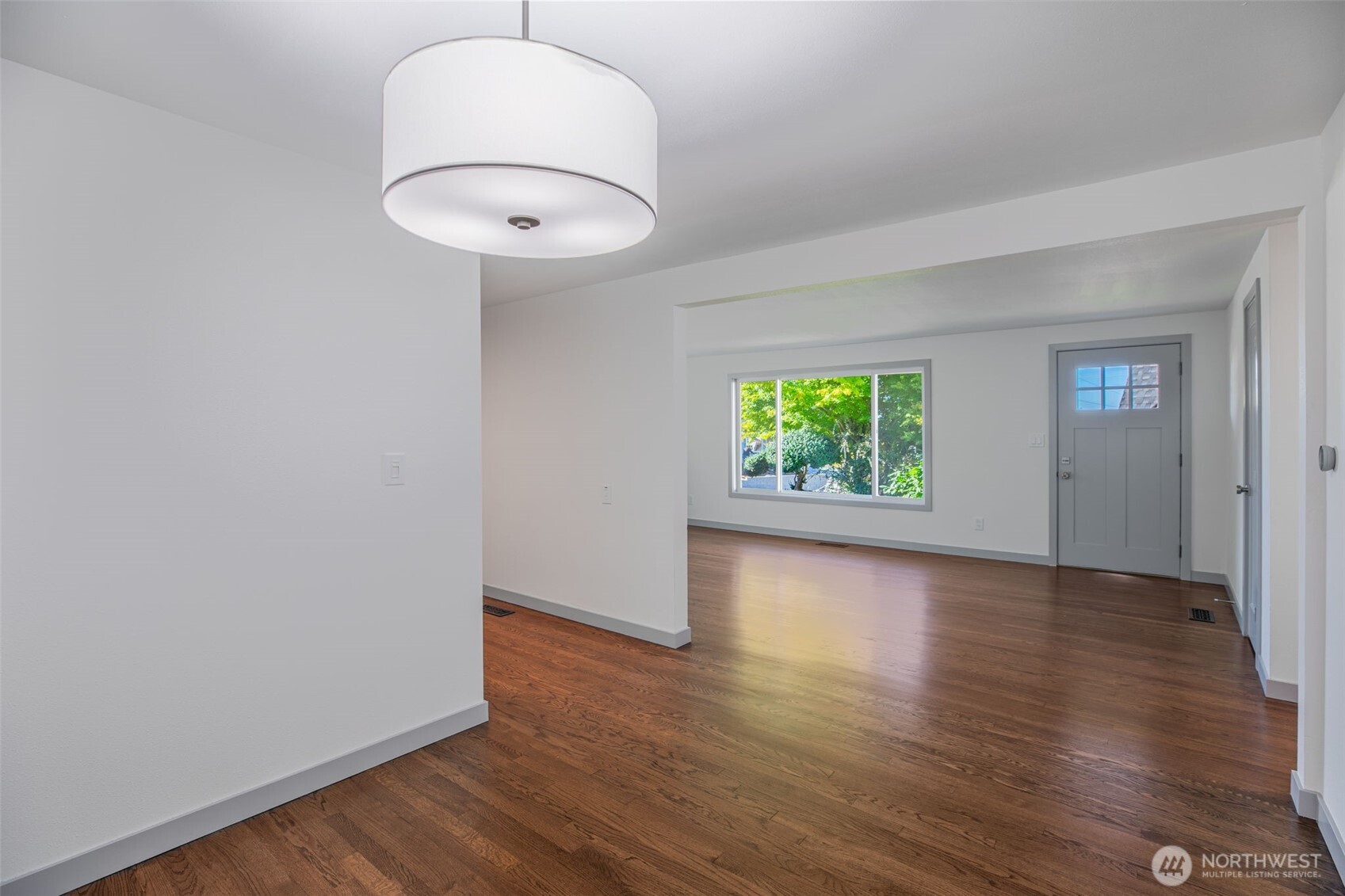 4602 SW Cloverdale Street , Seattle, WA 98136