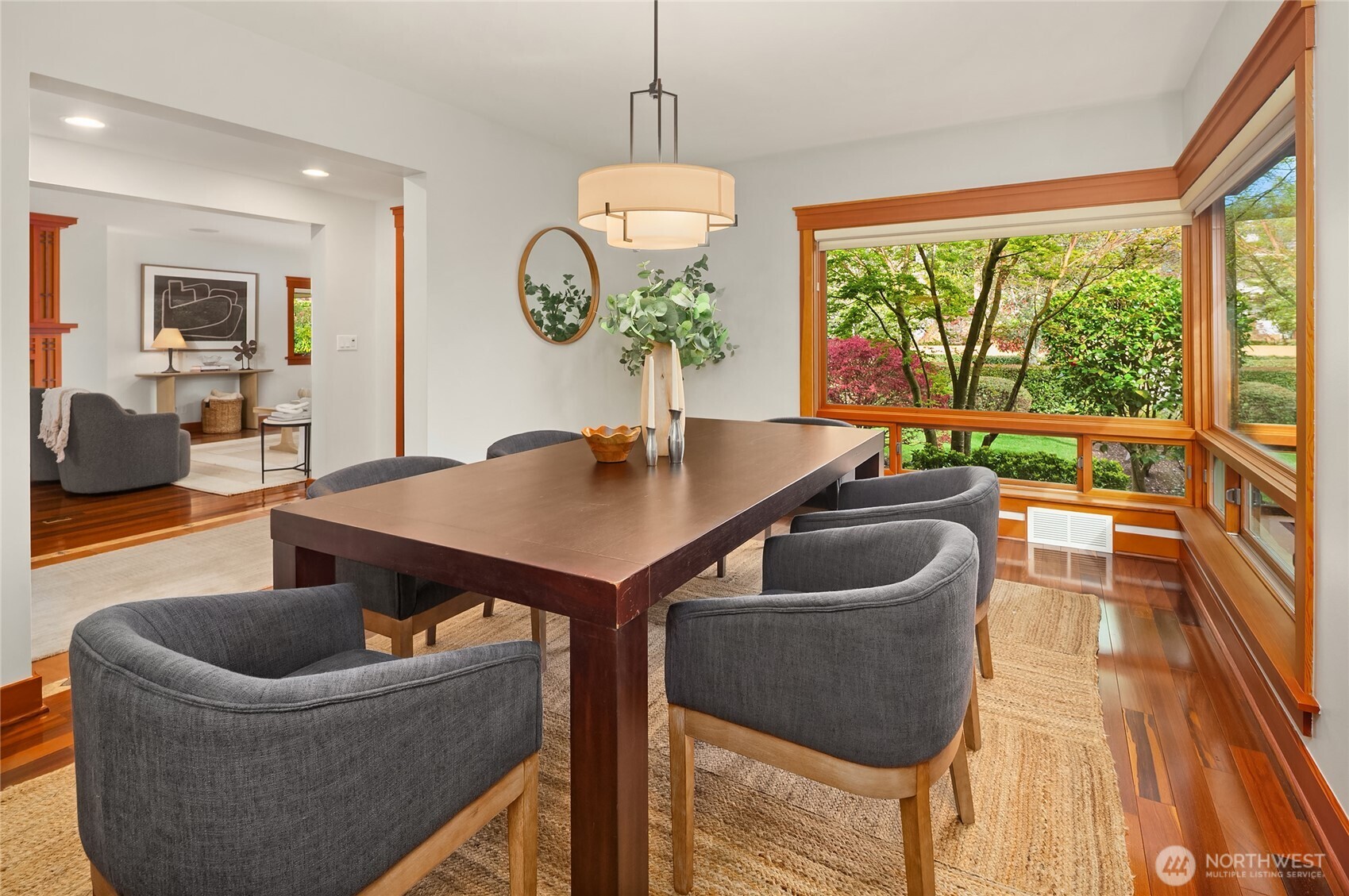 2833 W Viewmont Way W, Seattle, WA 98199