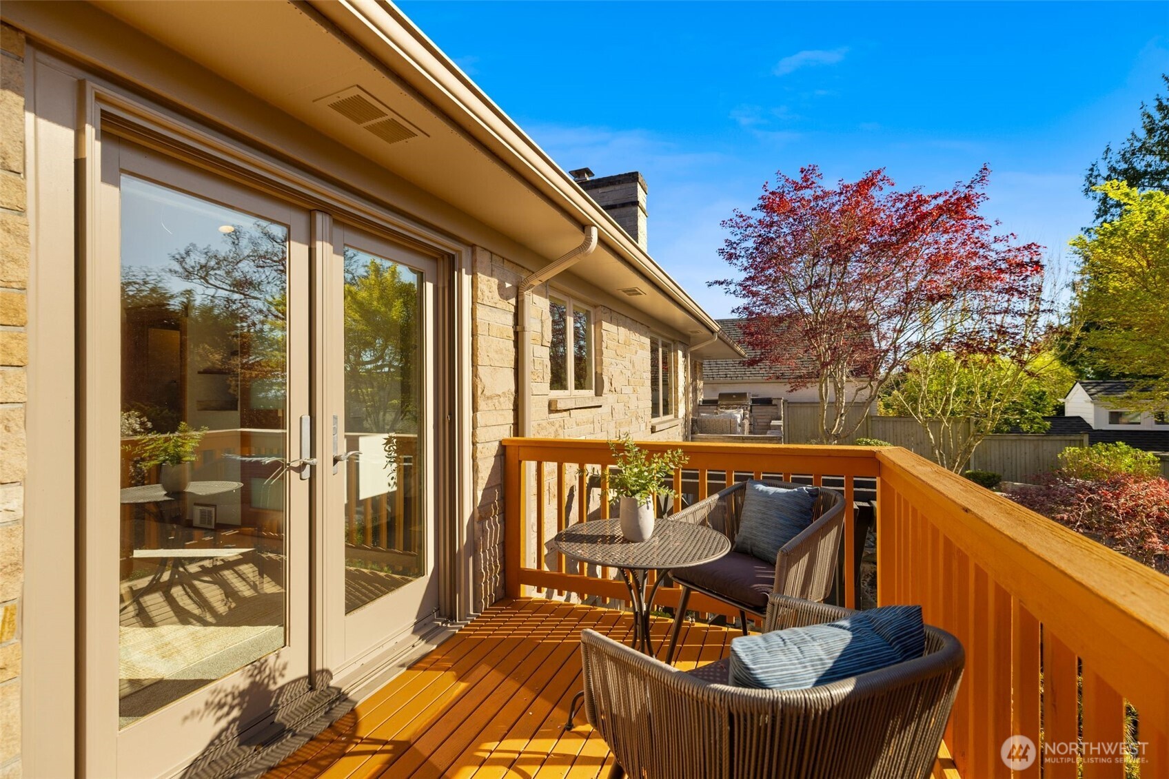 2833 W Viewmont Way W, Seattle, WA 98199