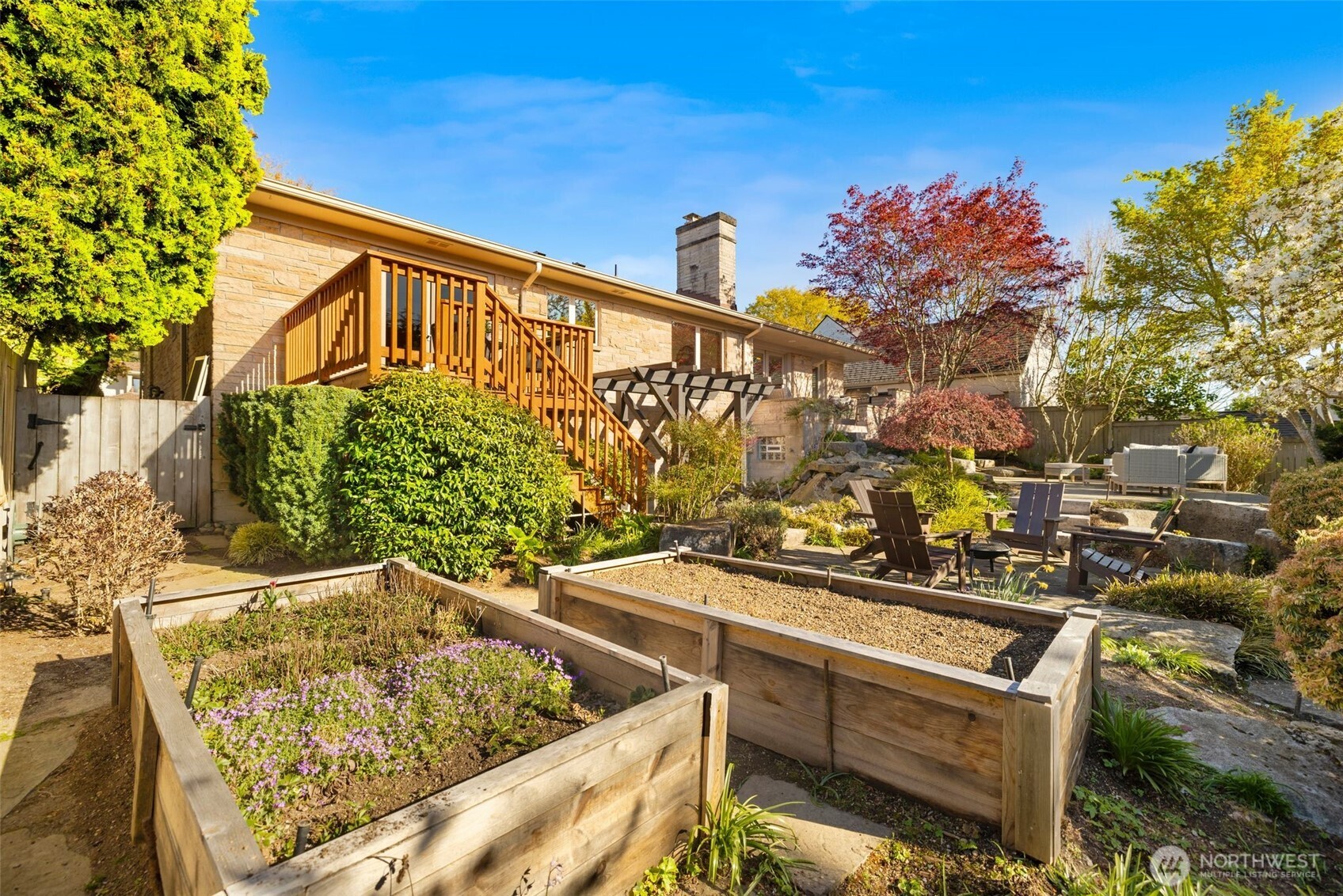 2833 W Viewmont Way W, Seattle, WA 98199