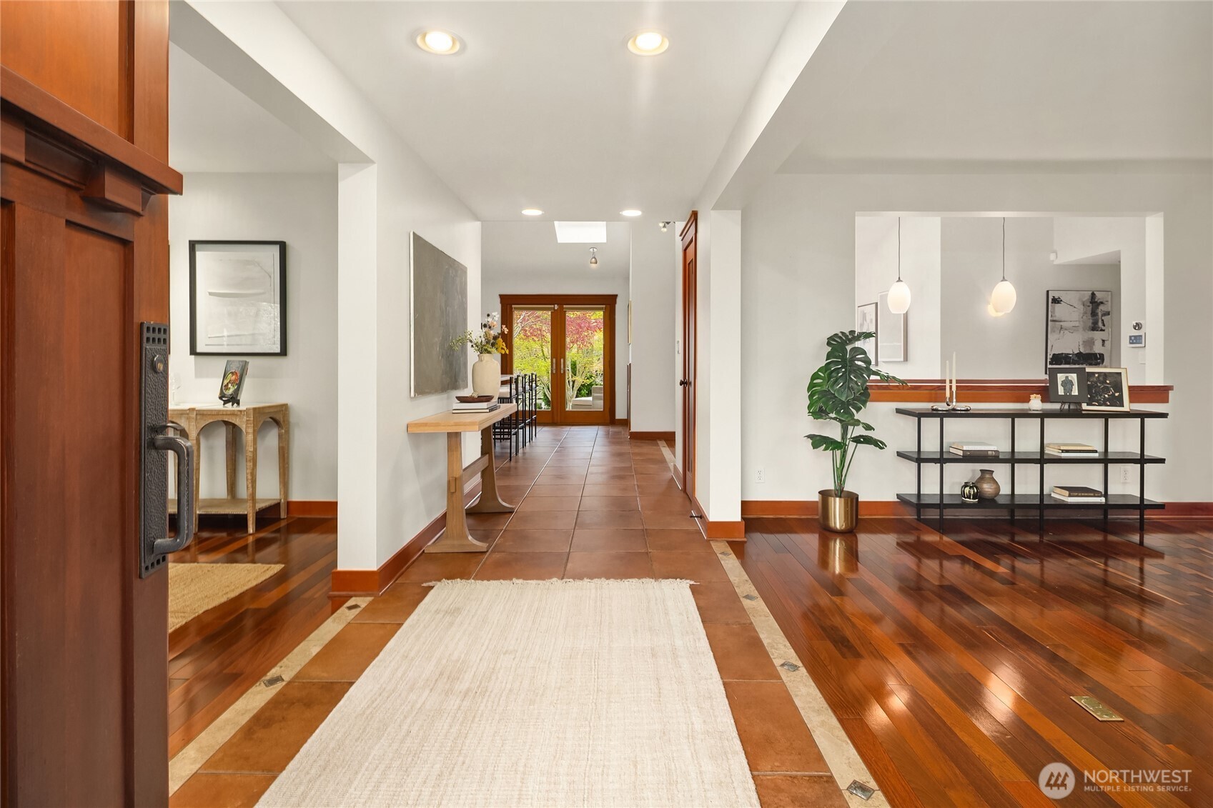2833 W Viewmont Way W, Seattle, WA 98199