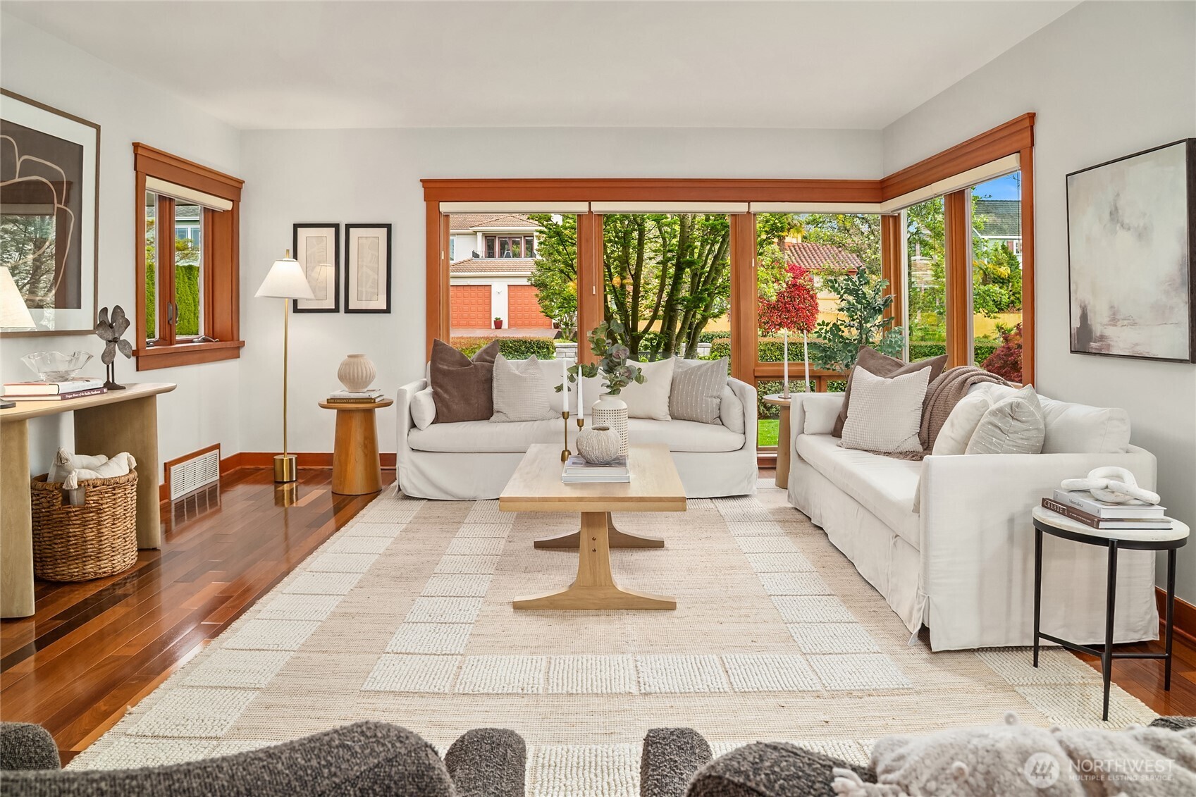2833 W Viewmont Way W, Seattle, WA 98199