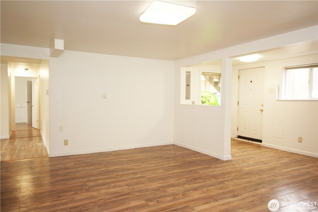 2413 SW Graham Street , Seattle, WA 98106