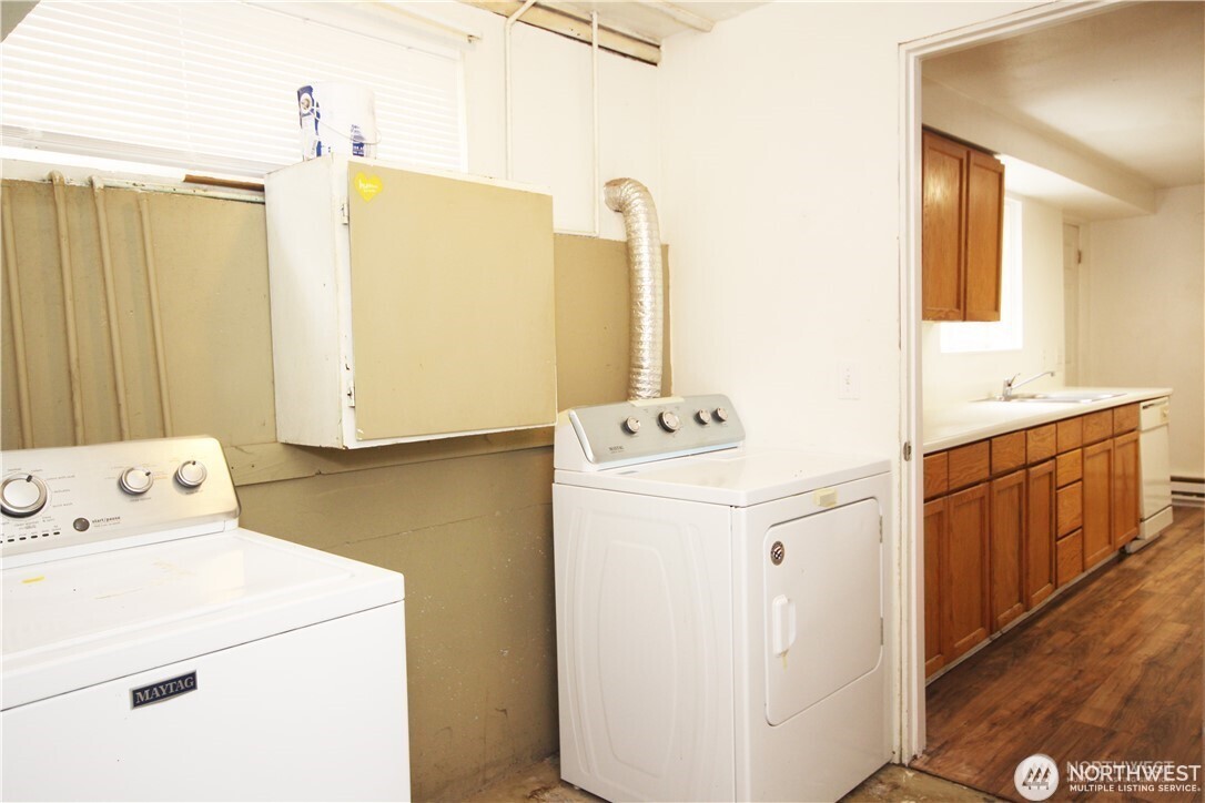 2413 SW Graham Street , Seattle, WA 98106