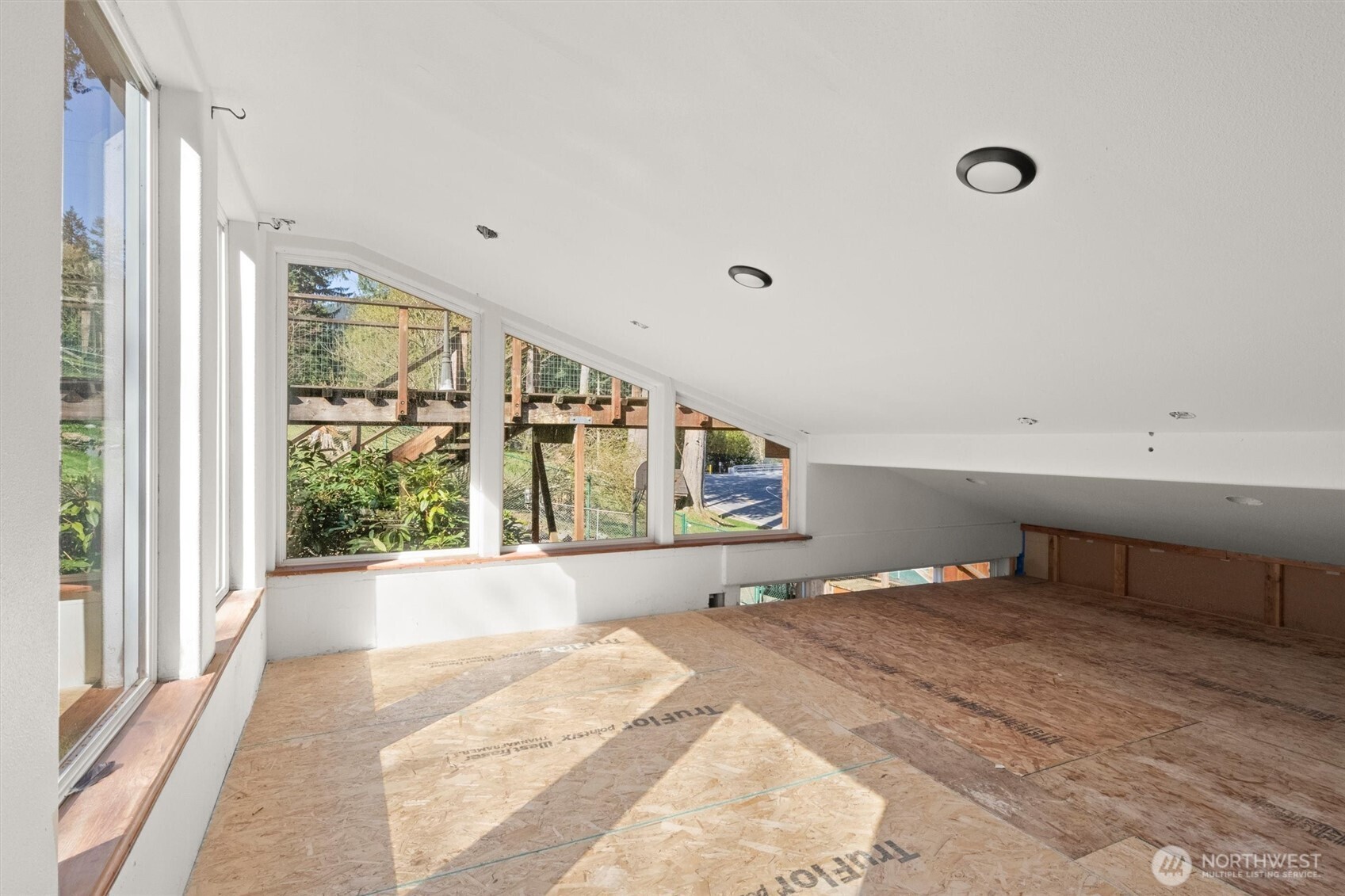 961 W Lake Samish Dr , Bellingham, WA 98229