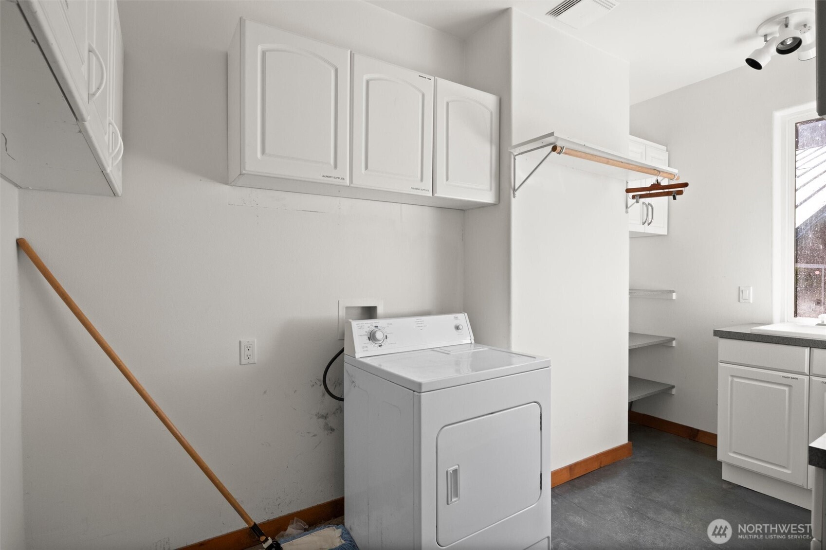 961 W Lake Samish Dr , Bellingham, WA 98229