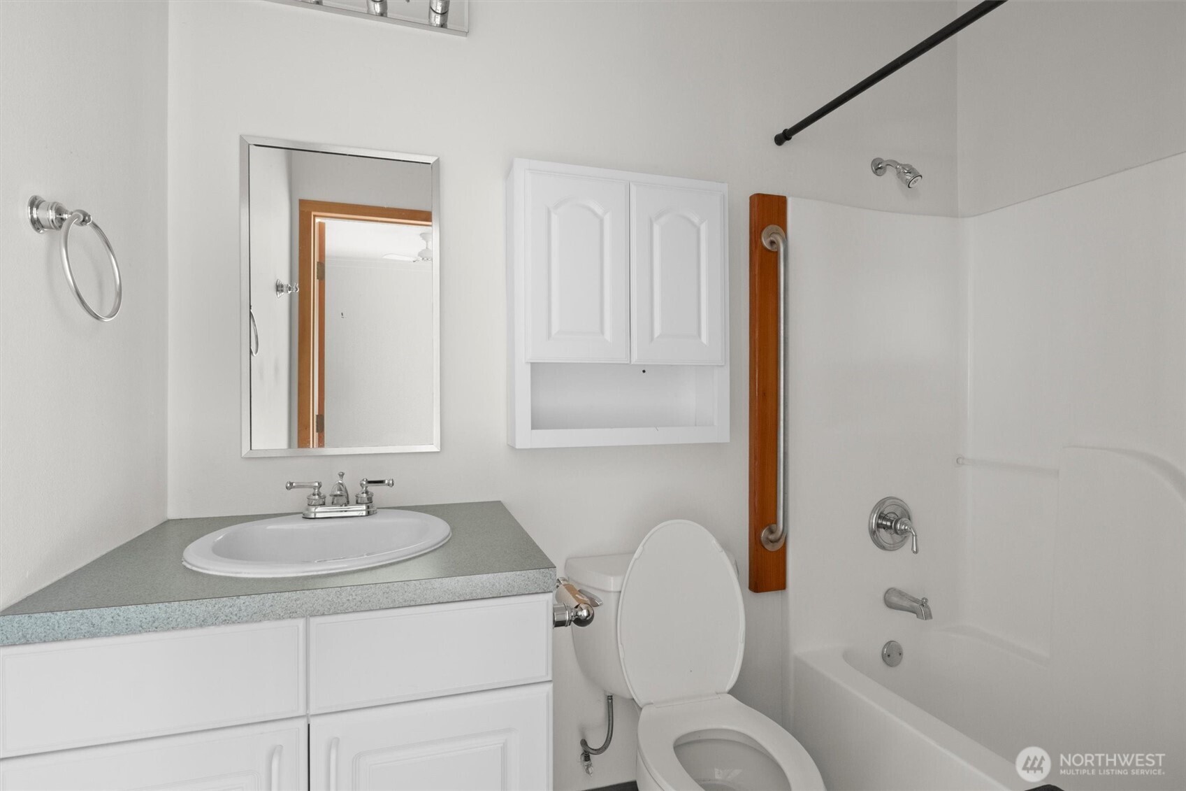 961 W Lake Samish Dr , Bellingham, WA 98229