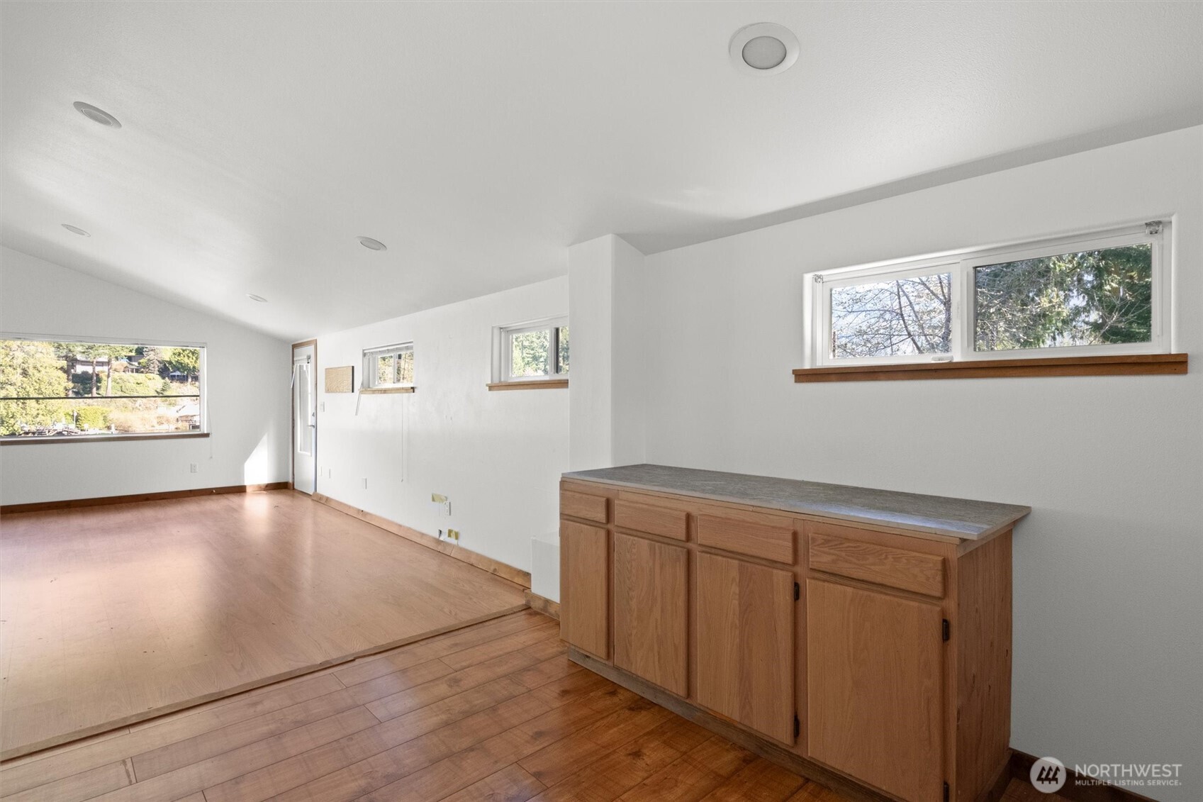 961 W Lake Samish Dr , Bellingham, WA 98229