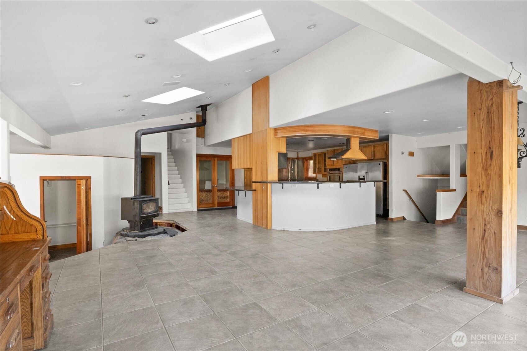 961 W Lake Samish Dr , Bellingham, WA 98229