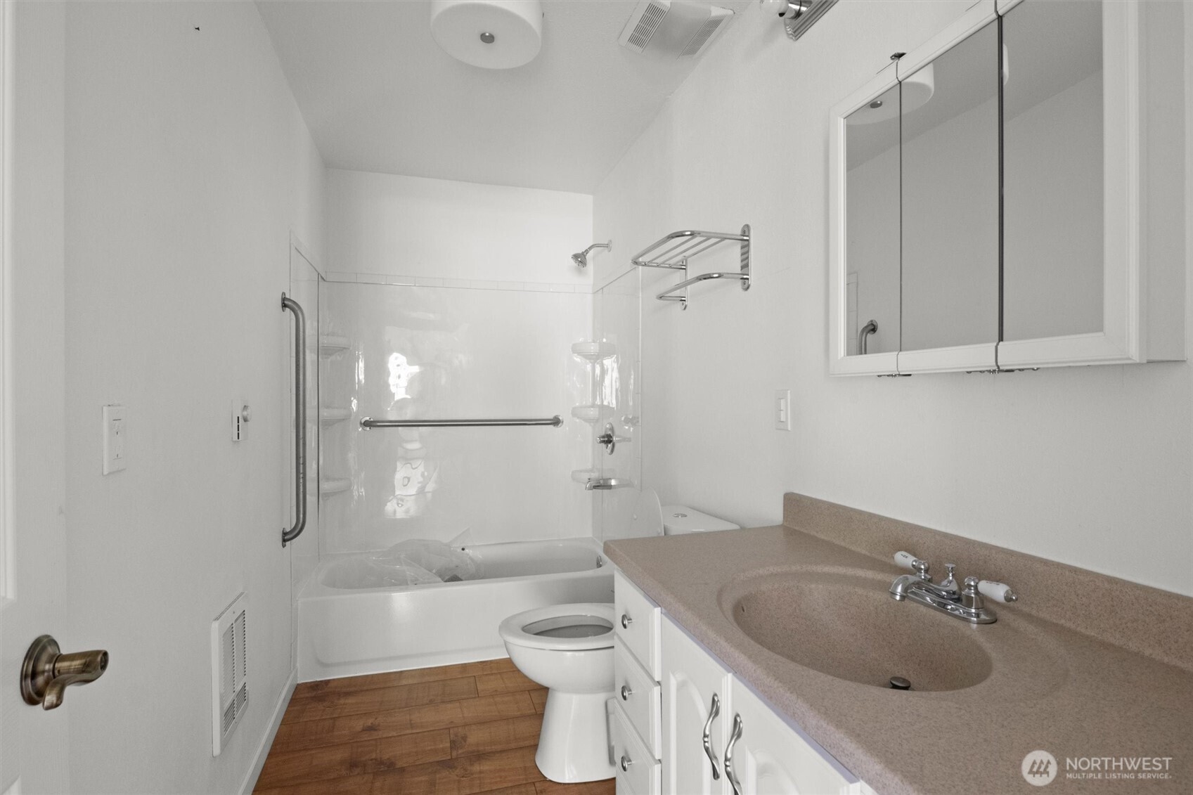 961 W Lake Samish Dr , Bellingham, WA 98229