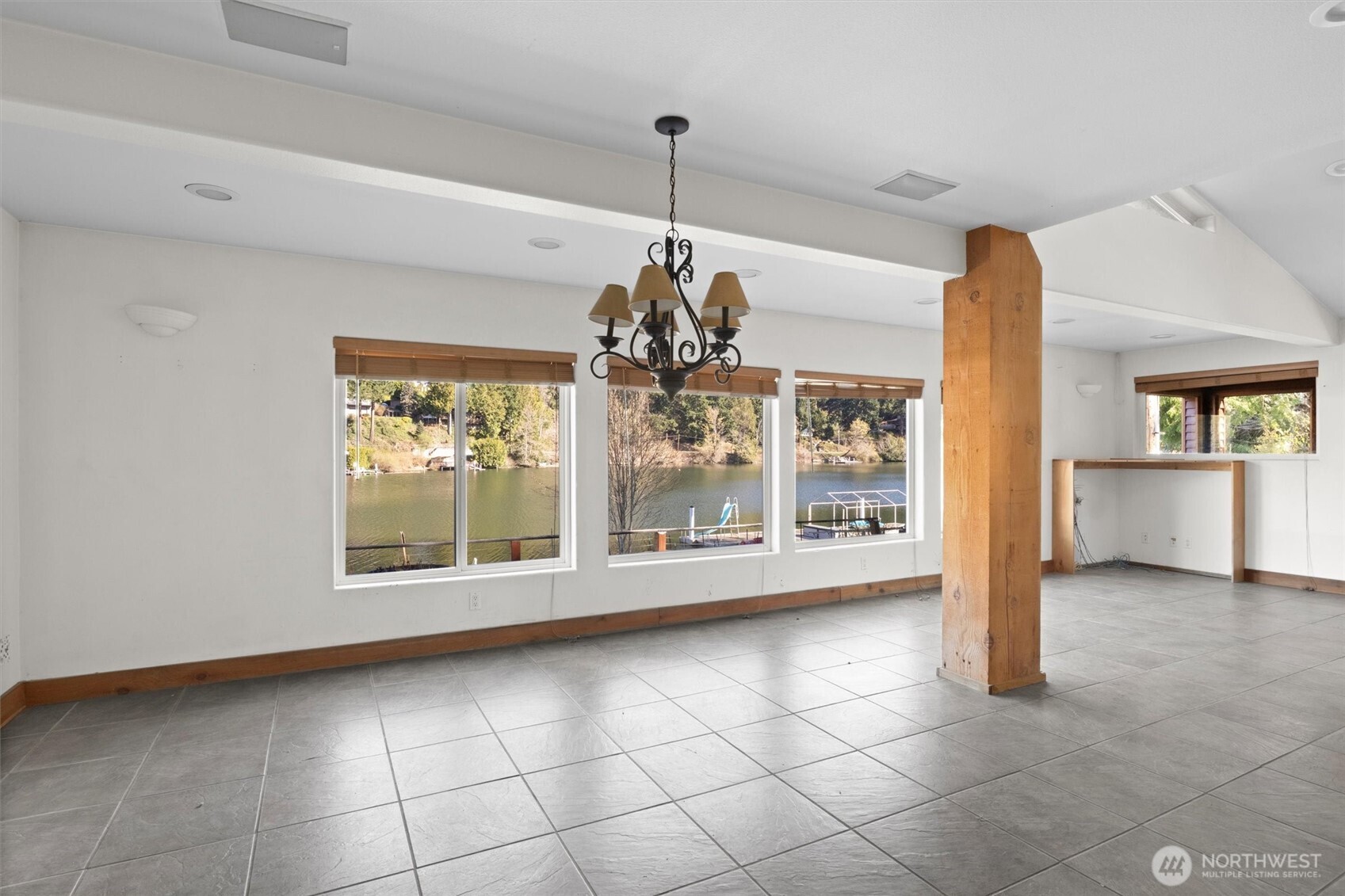 961 W Lake Samish Dr , Bellingham, WA 98229