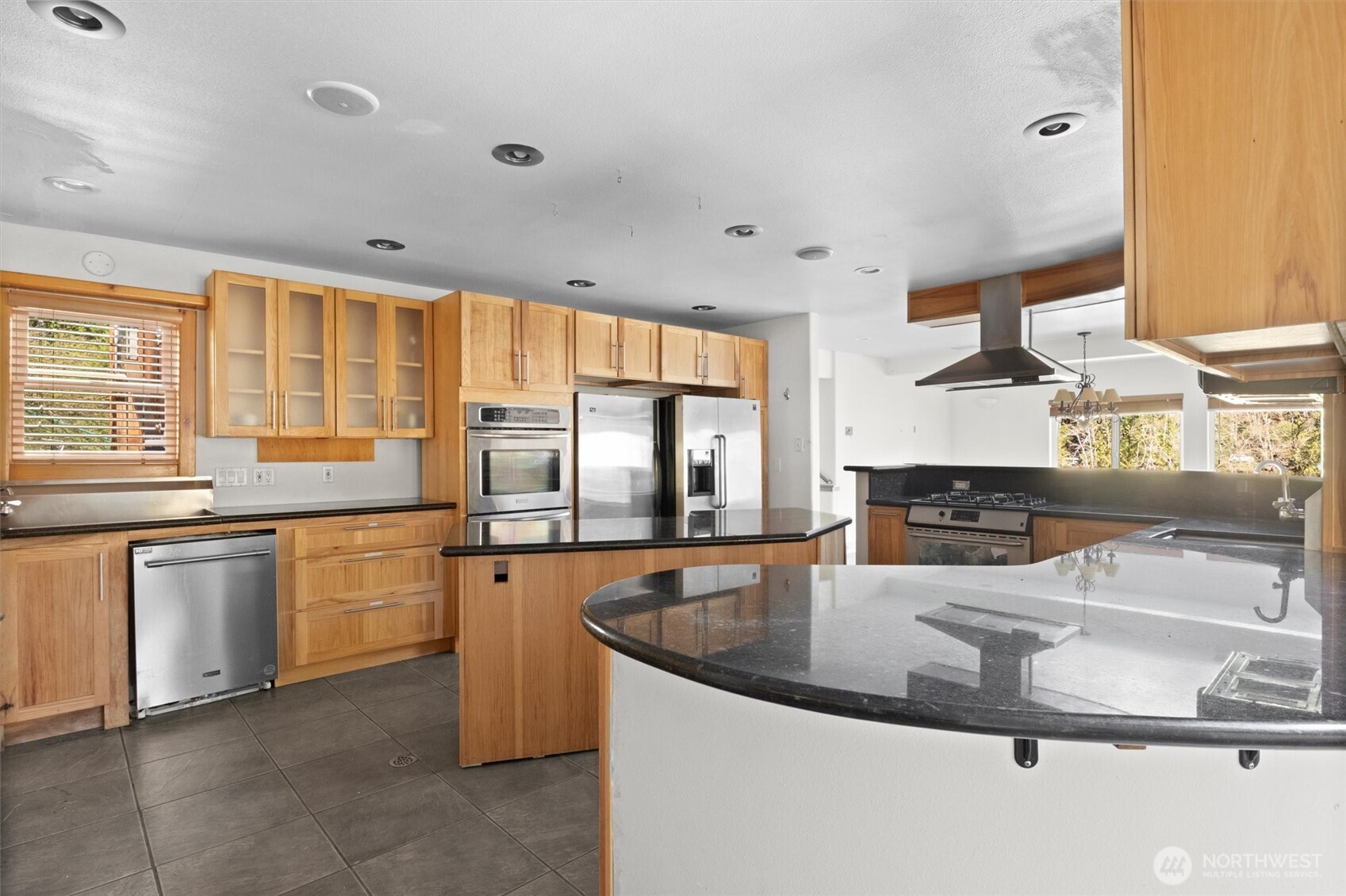 961 W Lake Samish Dr , Bellingham, WA 98229