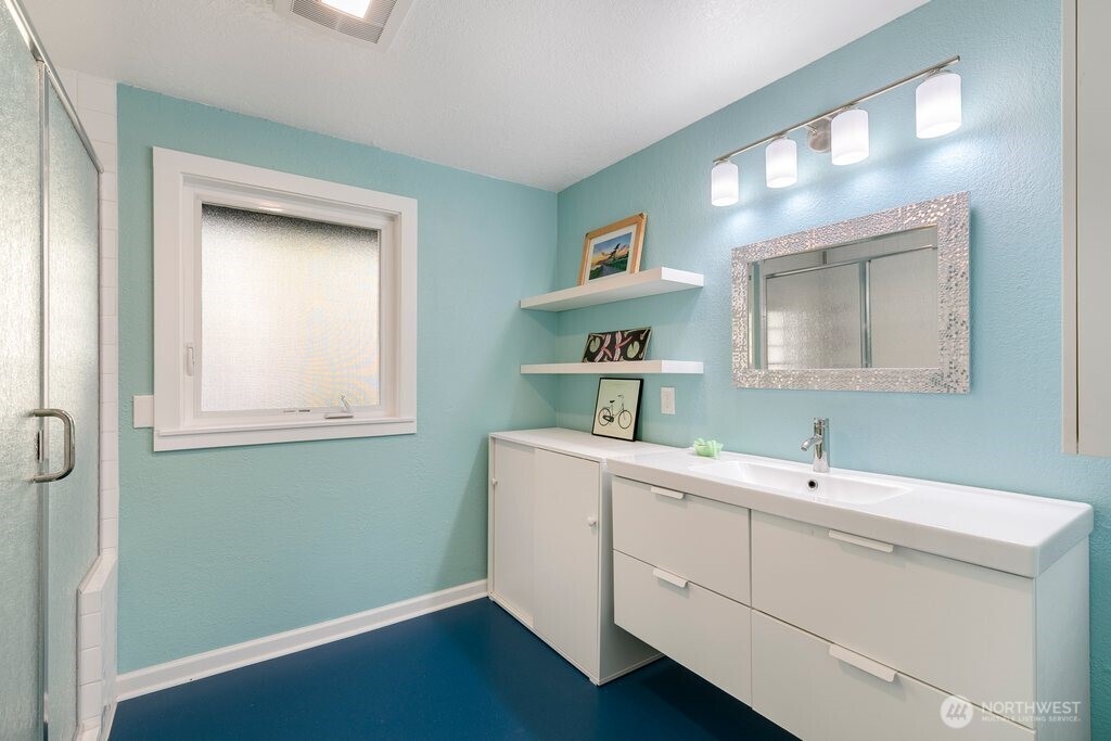 16533 34th Avenue NE, Lake Forest Park, WA 98155