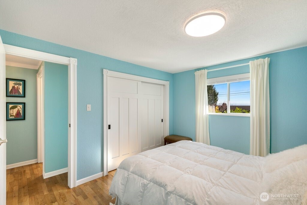 16533 34th Avenue NE, Lake Forest Park, WA 98155