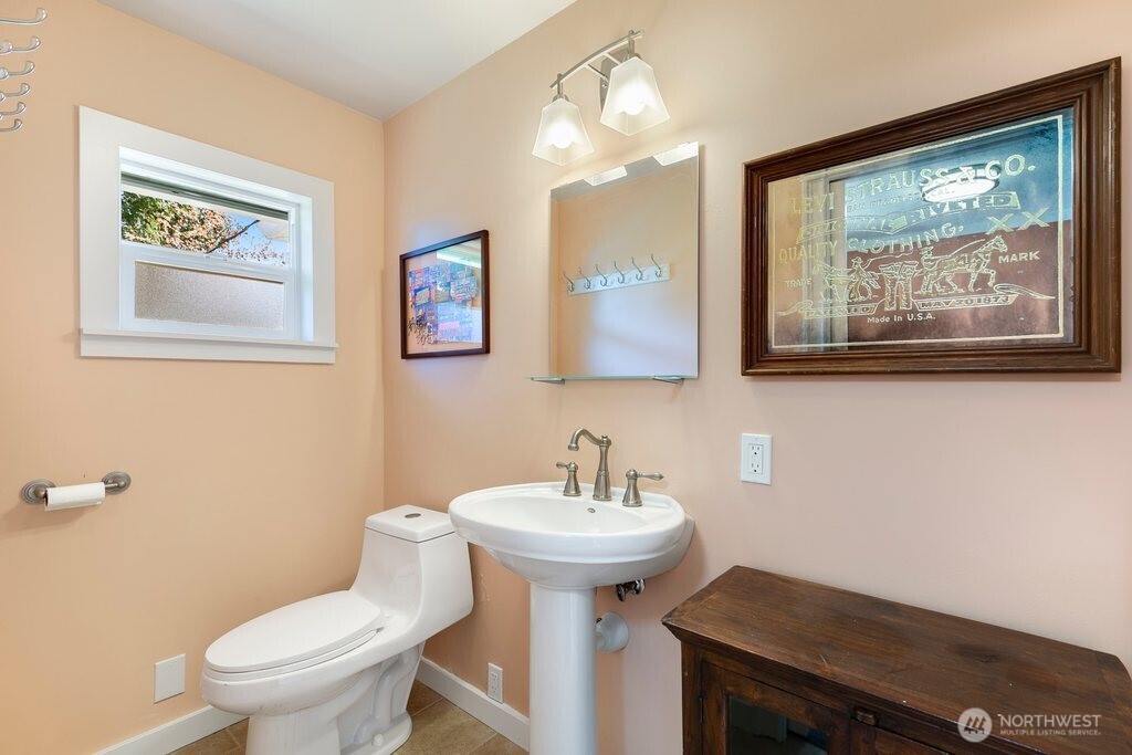 16533 34th Avenue NE, Lake Forest Park, WA 98155